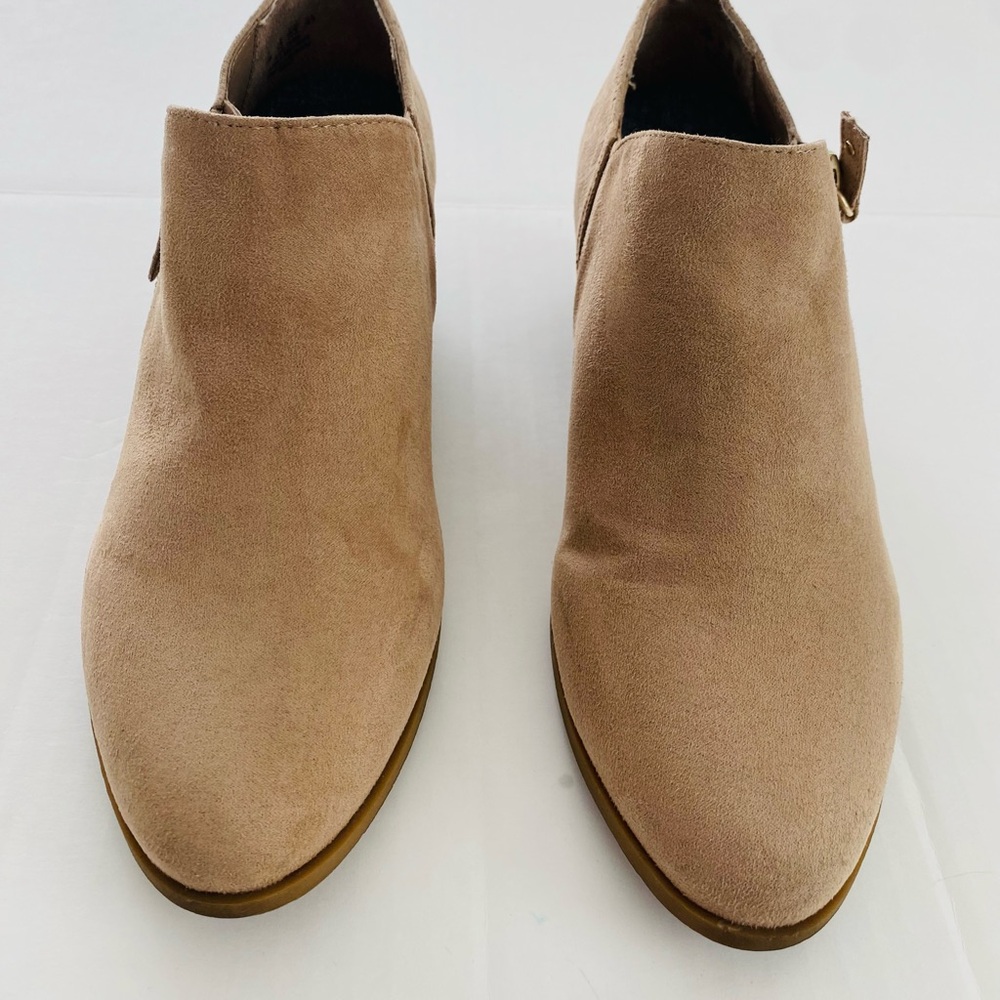 Dr. Scholl's Ankle Boot Women 7.5M Beige Faux Suede Memory Foam Cool Fit Wear - Picture 2 of 9